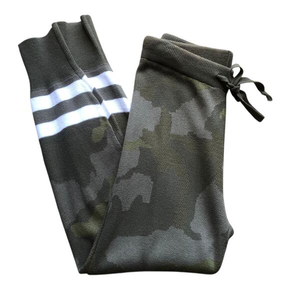 Hem & Thread Camo Knit Jogger Pants Green Drawstring Lounge Womens Size Small - Picture 3 of 15
